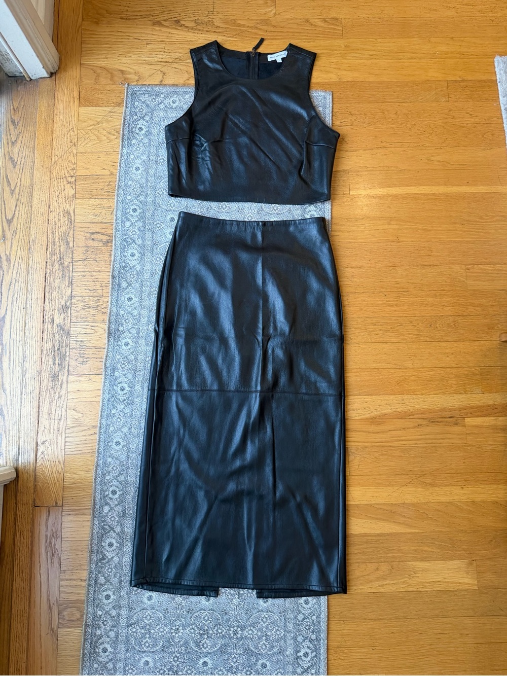 Good American Women’s Black Faux Leather Midi Skirt - Sleek Minimal Design